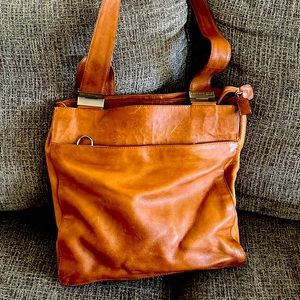 Gorgeous dark Tan leather Kenneth Cole slouch shoulder bag